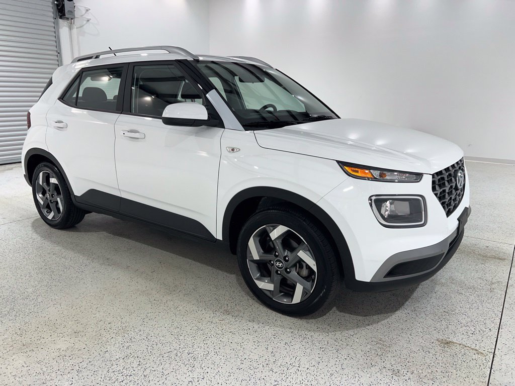 Used 2025 Hyundai Venue SEL FWD image 8