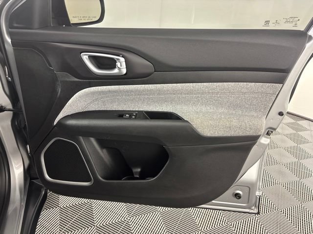 Used 2022 Jeep Compass Latitude AWD/4WD image 32