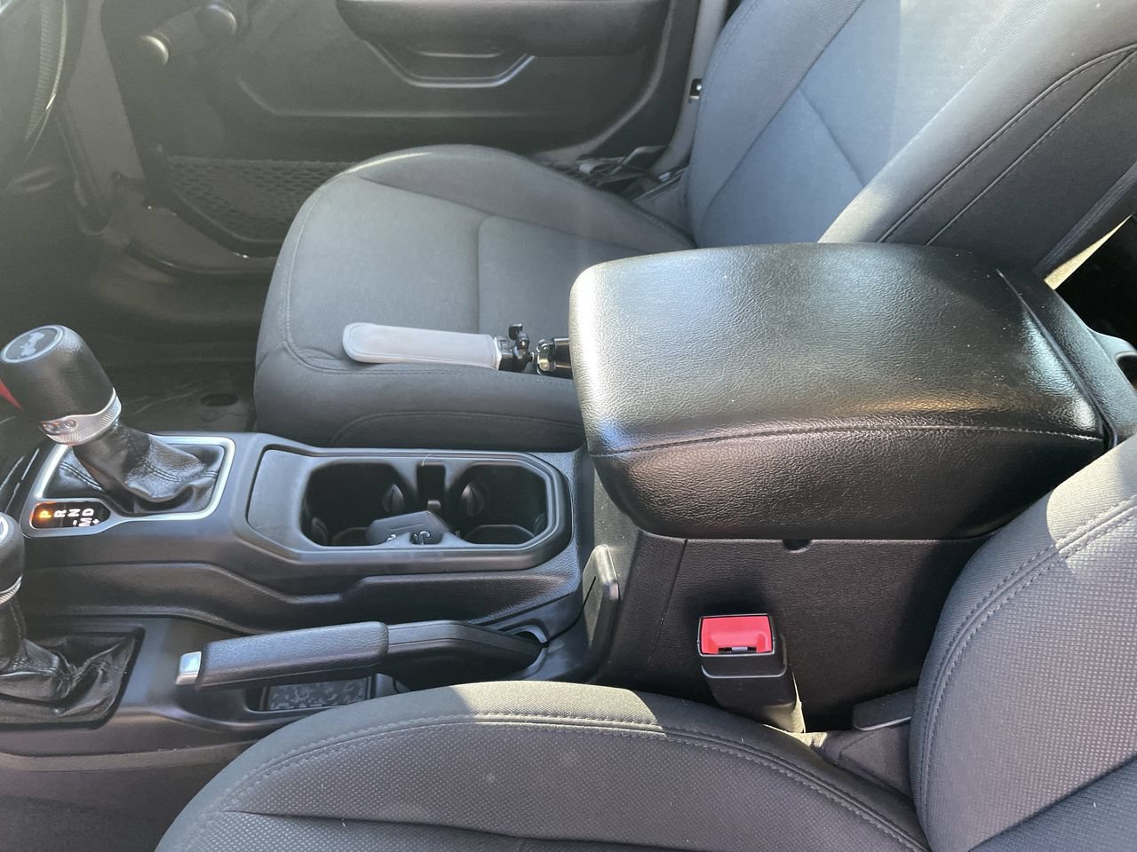 Used 2021 Jeep Wrangler Sport AWD/4WD image 36