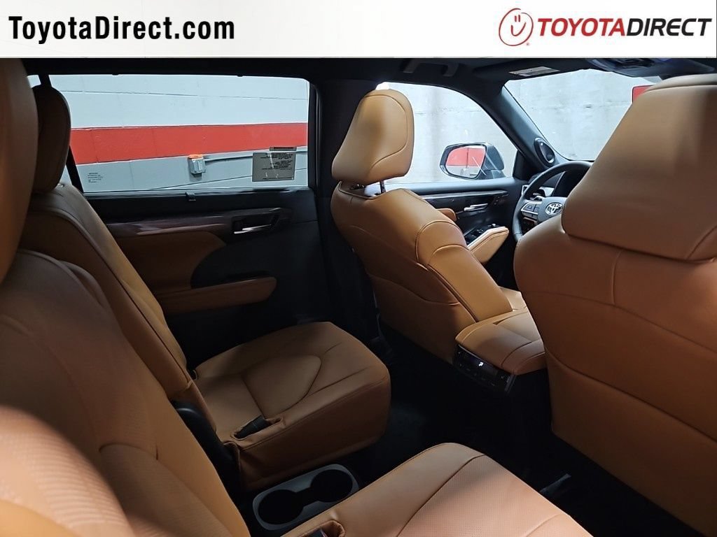 New 2026 Toyota Highlander Platinum AWD/4WD image 24