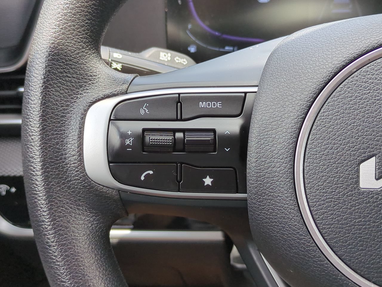 Certified 2025 Kia Sportage LX FWD image 23