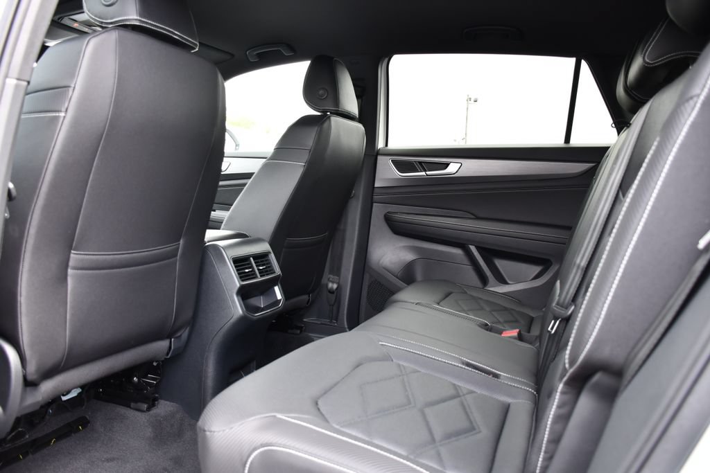 New 2026 Volkswagen Atlas Cross Sport SE AWD/4WD image 17