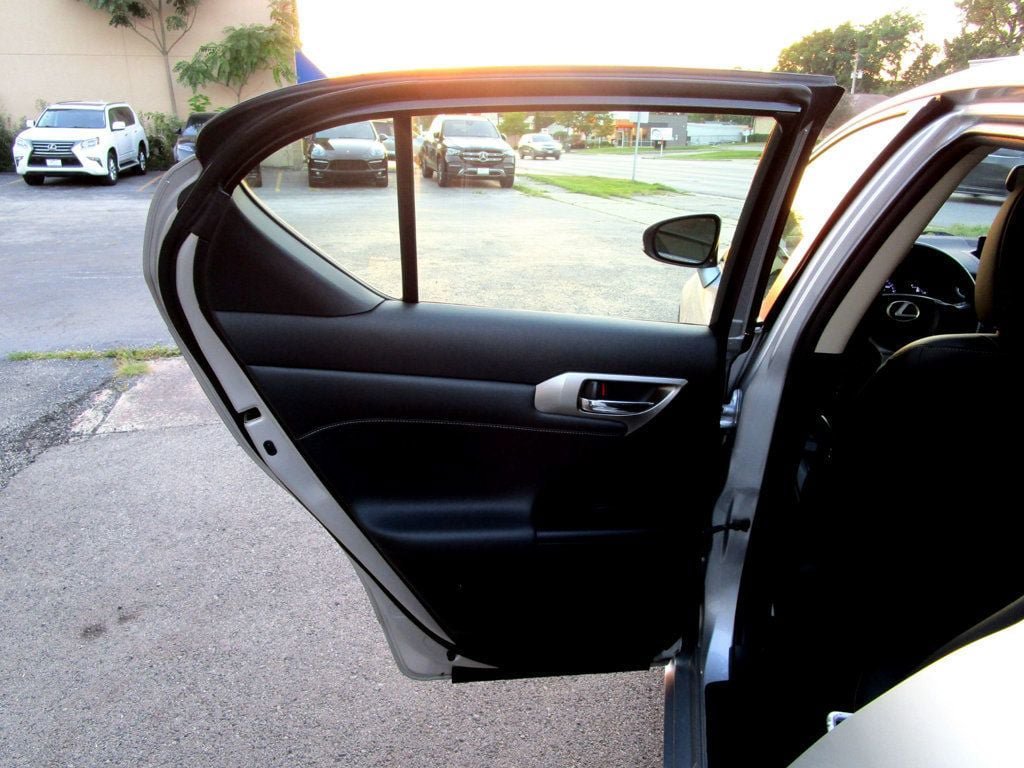 Used 2014 Lexus CT 200h FWD image 33