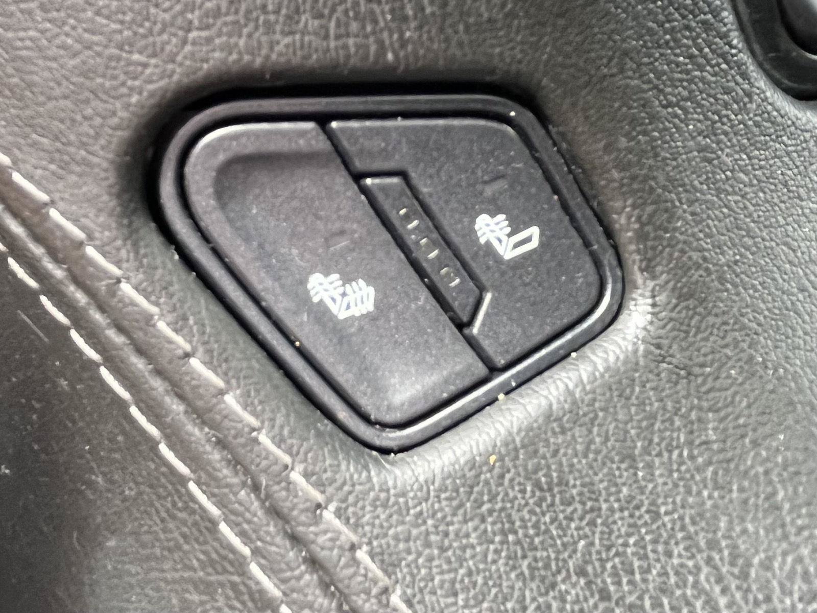 Used 2019 Chevrolet Suburban LT AWD/4WD image 14