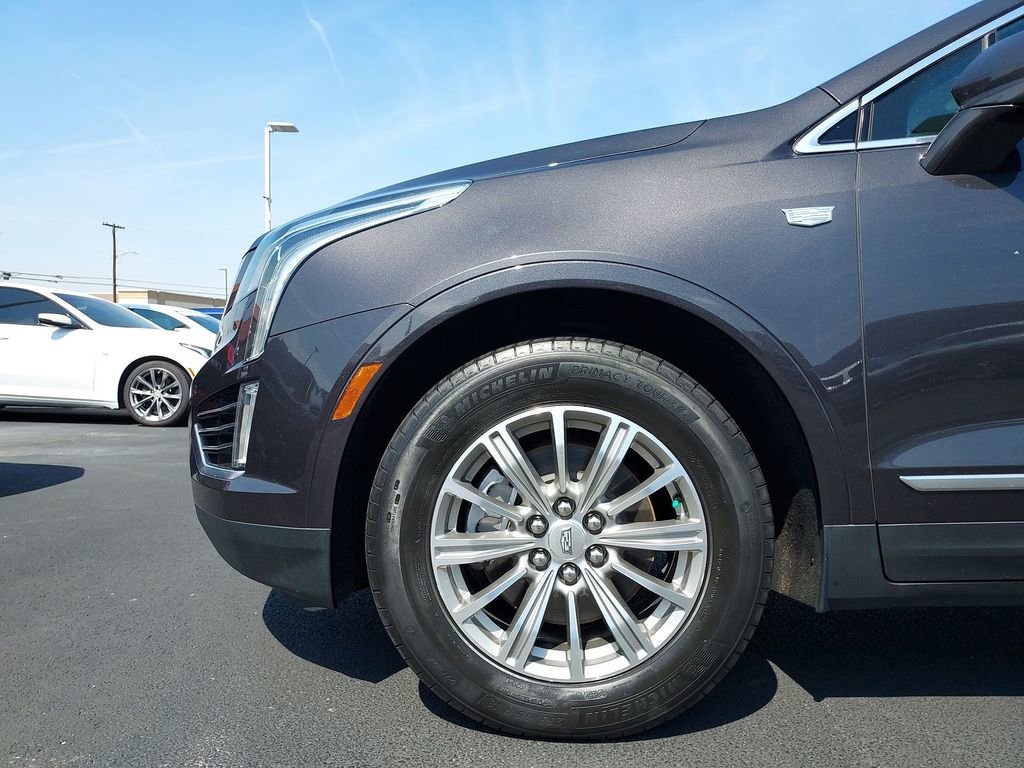 Used 2017 Cadillac XT5 Luxury w/ Driver Awareness Package image 16