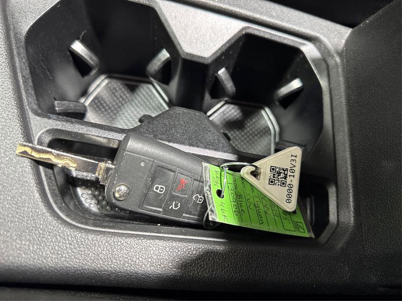 Used 2019 Volkswagen Tiguan SE w/ Panoramic Sunroof Package image 26