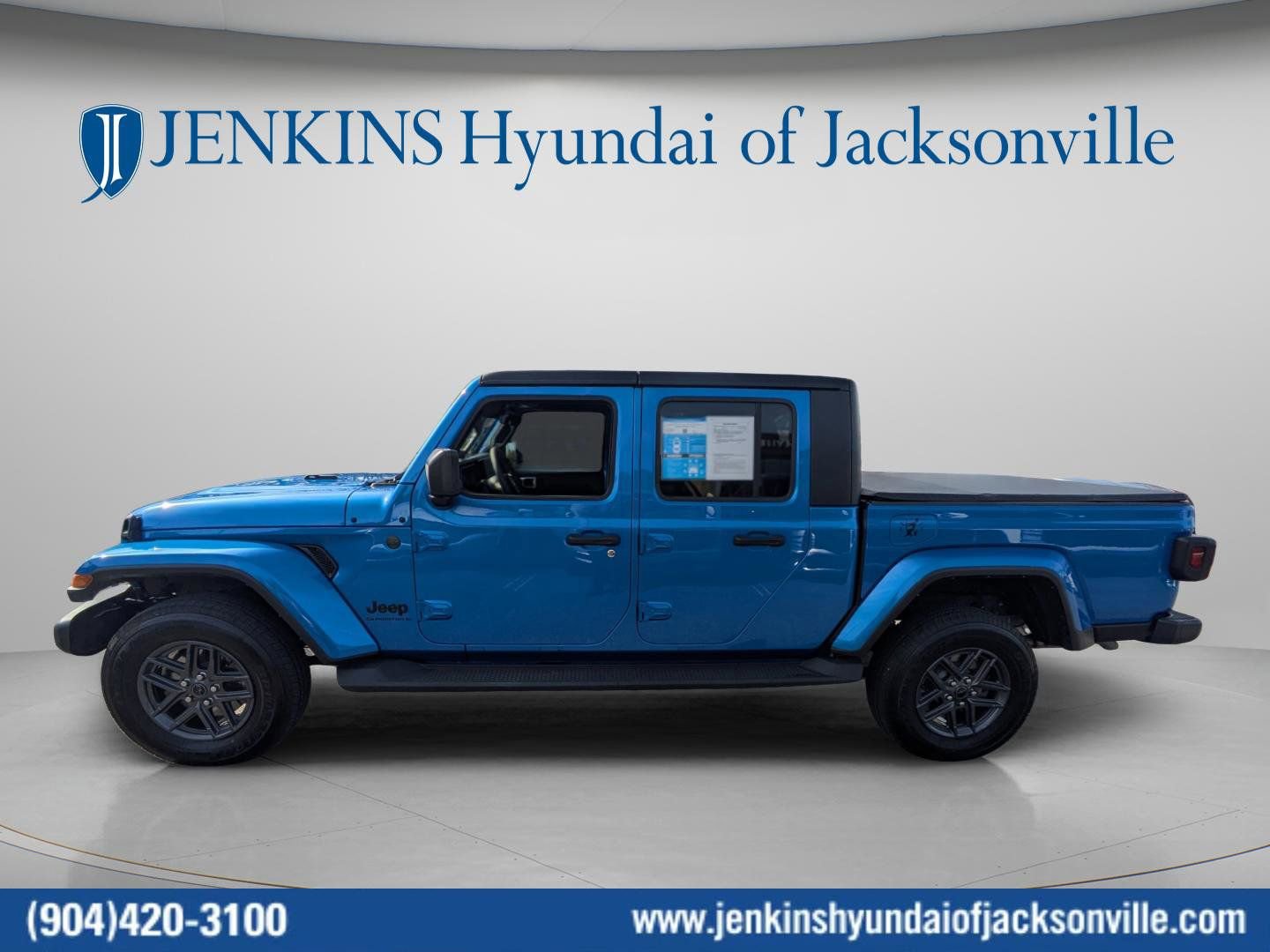 Used 2024 Jeep Gladiator Sport image 10