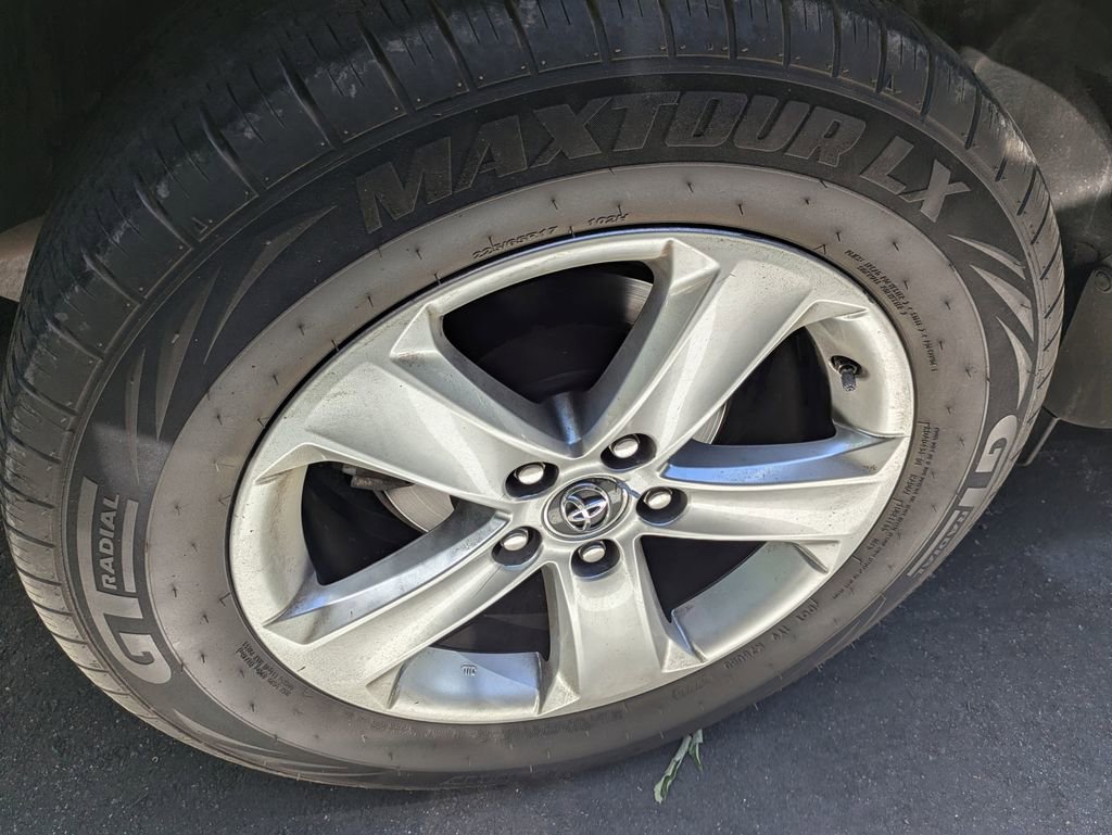 Used 2015 Toyota RAV4 XLE image 9