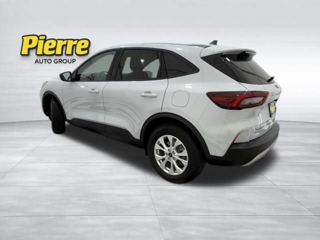 Used 2025 Ford Escape Active AWD/4WD image 2