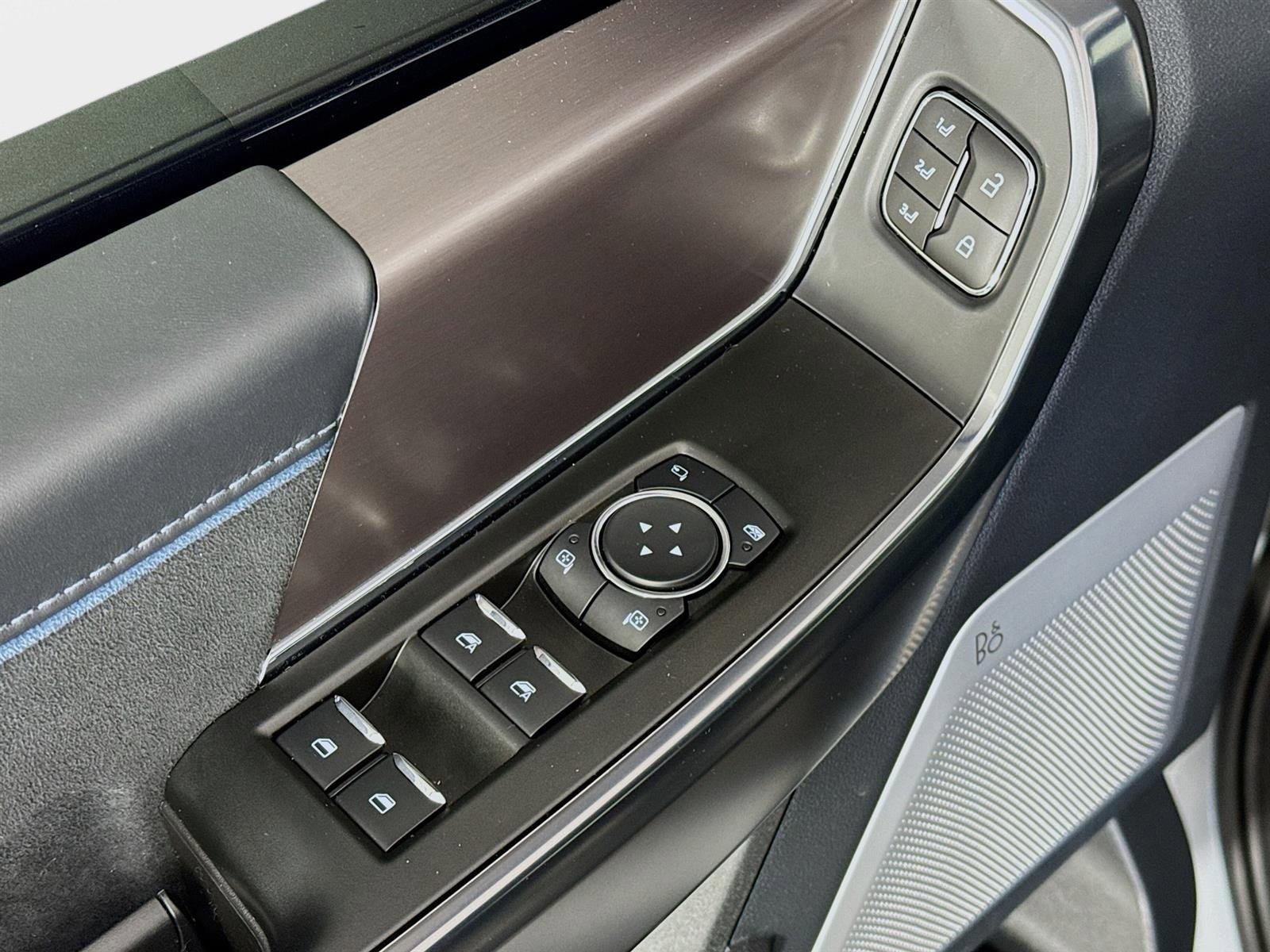 Used 2025 Ford F150 Platinum w/ Equipment Group 702A High image 21