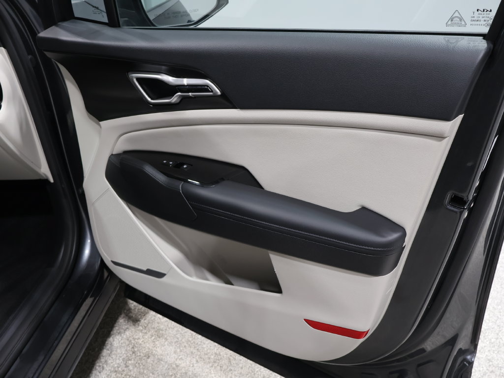 Used 2024 Kia Sportage EX AWD/4WD image 23