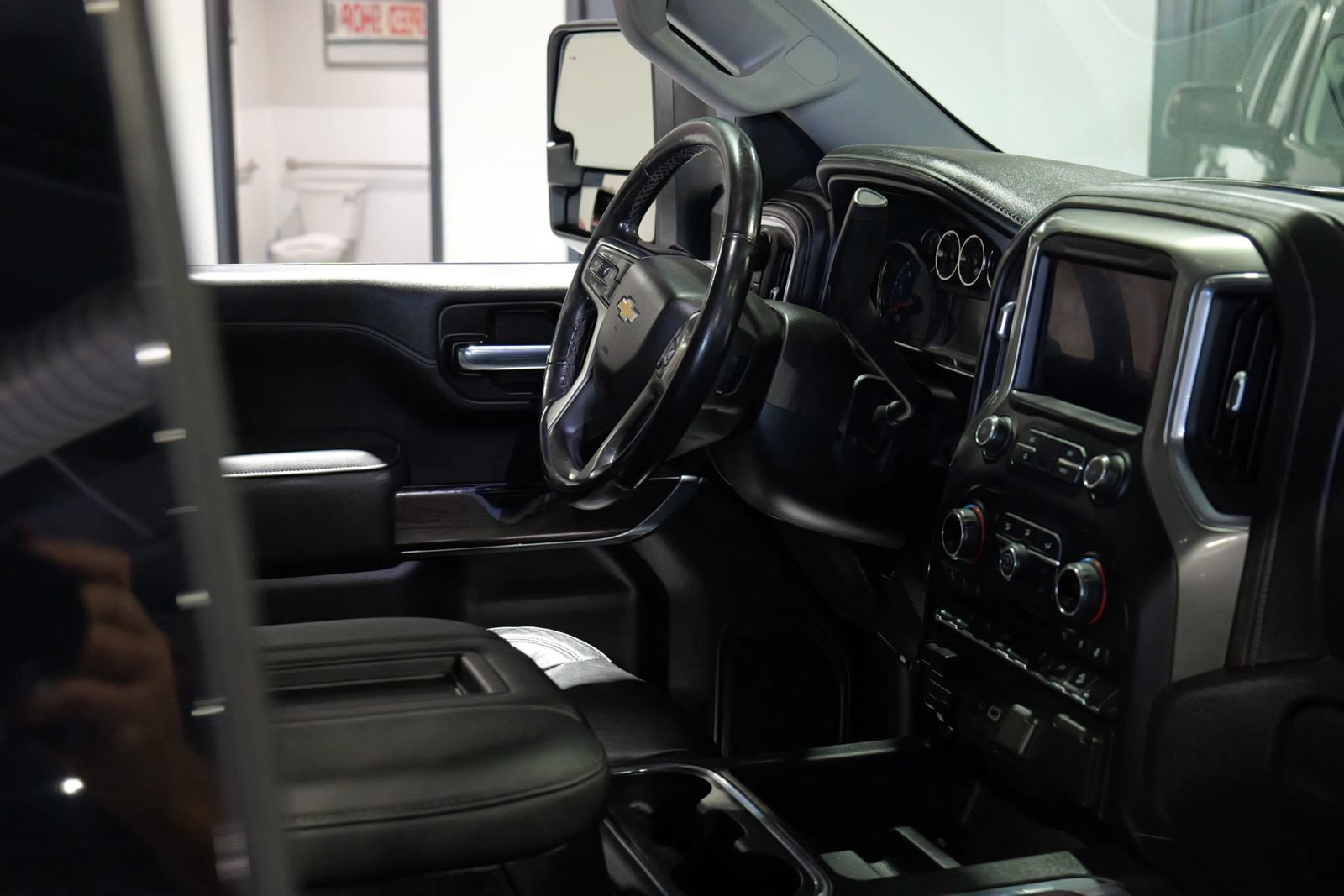 Used 2020 Chevrolet Silverado 2500 LTZ w/ LTZ Plus Package AWD/4WD image 11
