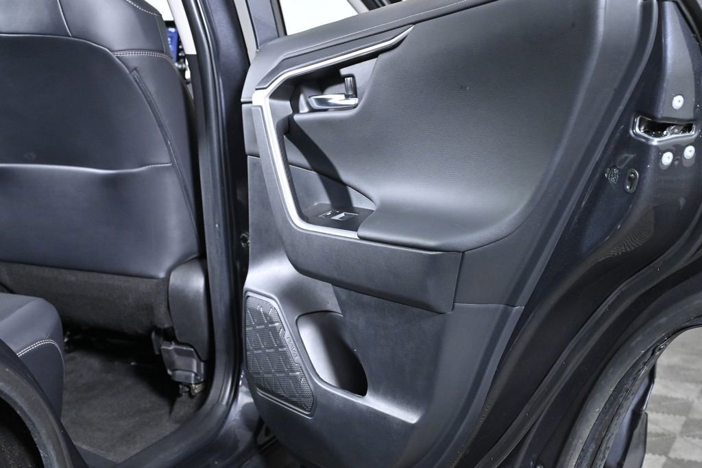 Used 2022 Toyota RAV4 Limited image 32