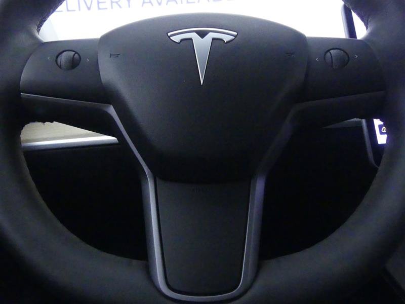 Used 2022 Tesla Model Y Performance AWD/4WD image 16