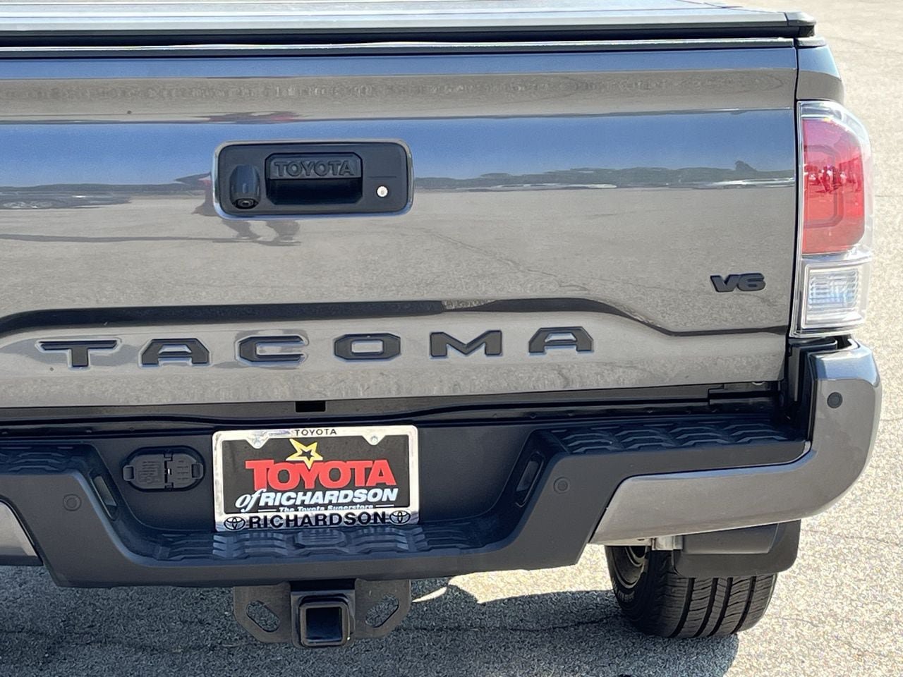 Used 2022 Toyota Tacoma TRD Sport w/ Technology Package RWD image 6