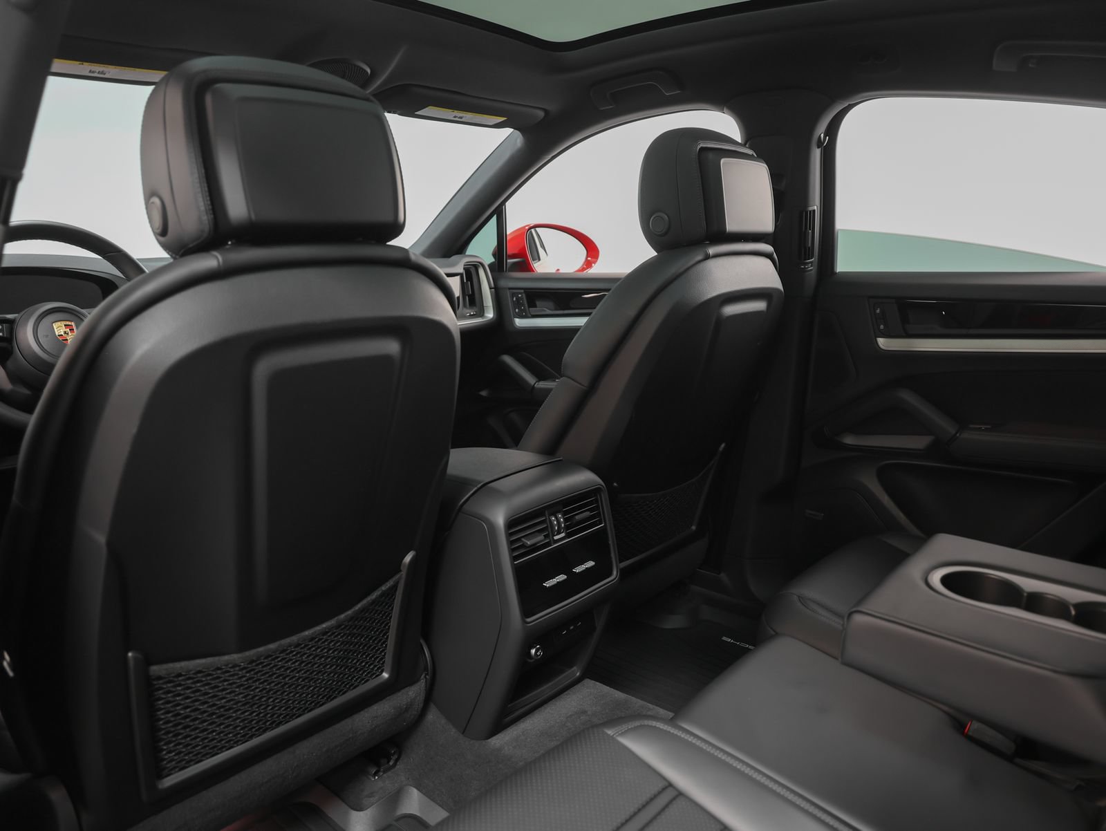 Certified 2024 Porsche Cayenne Coupe AWD/4WD image 39