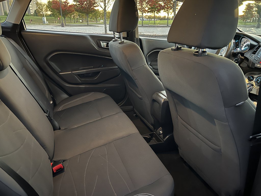 Used 2015 Ford Fiesta SE FWD image 13