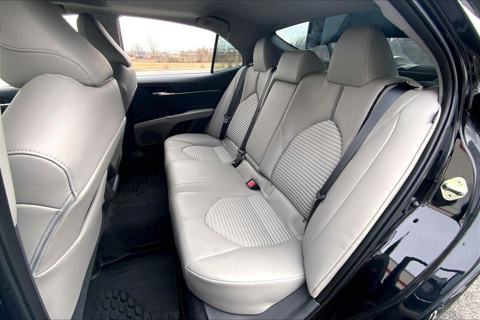 Used 2020 Toyota Camry SE w/ Convenience Package image 25