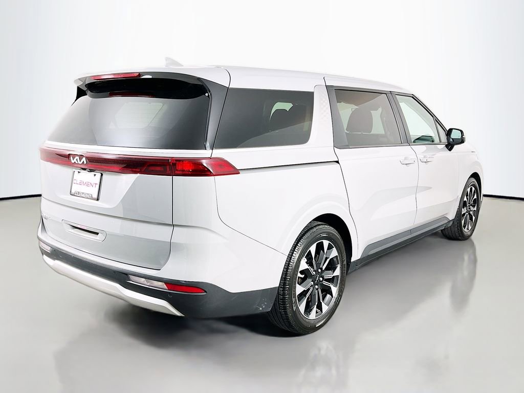 Used 2024 Kia Carnival EX image 6