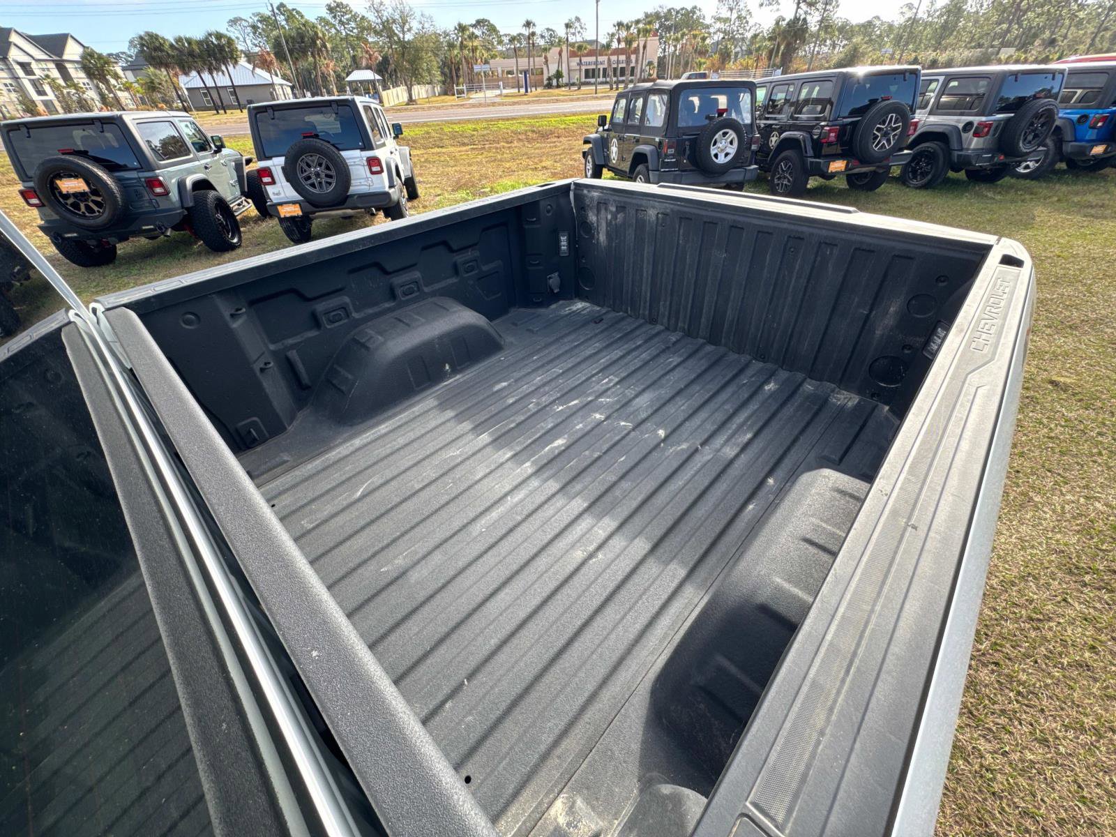 Used 2022 Chevrolet Silverado 1500 Custom image 11