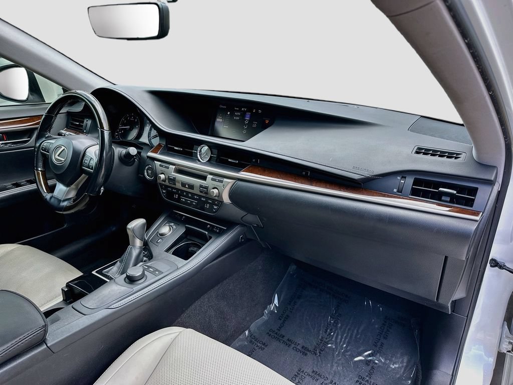 Used 2016 Lexus ES 350 w/ Premium Package w/Wood Trim FWD image 30