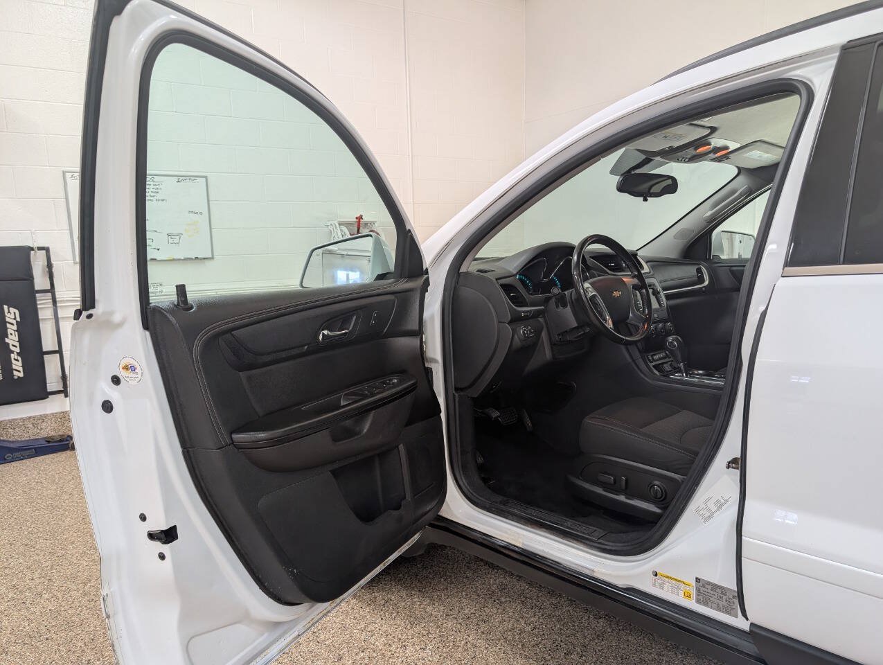 Used 2016 Chevrolet Traverse LT w/ True North Edition AWD/4WD image 6
