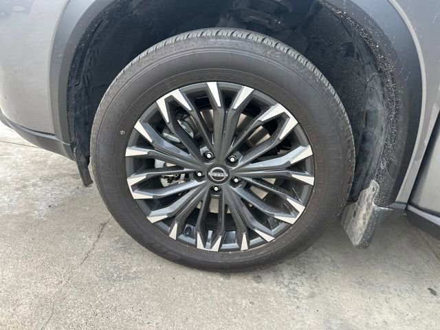 Used 2025 Nissan Rogue SL w/ Tech Package image 25