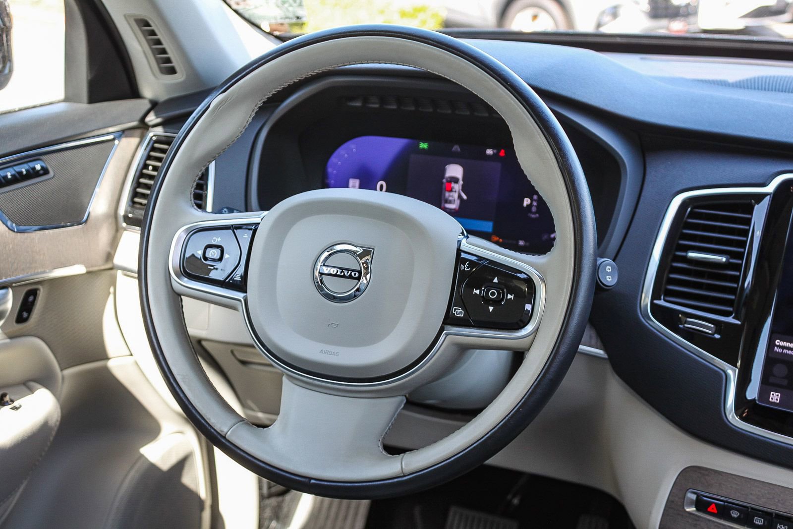 Used 2023 Volvo XC90 B6 Plus w/ Protection Package Premier image 16