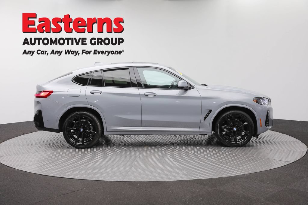 Used 2023 BMW X4 xDrive30i w/ M Sport Package AWD/4WD image 4