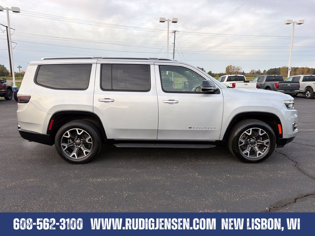 Used 2024 Jeep Wagoneer Series III AWD/4WD image 6