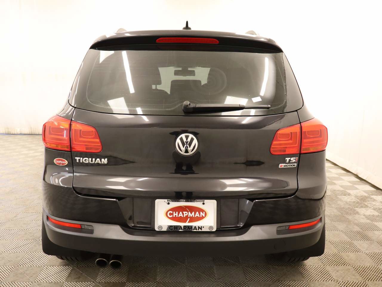 Used 2017 Volkswagen Tiguan S image 5