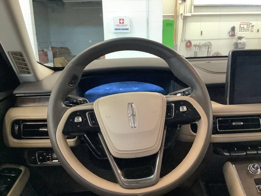 Used 2020 Lincoln Aviator Reserve w/ Equipment Group 201A AWD/4WD image 12