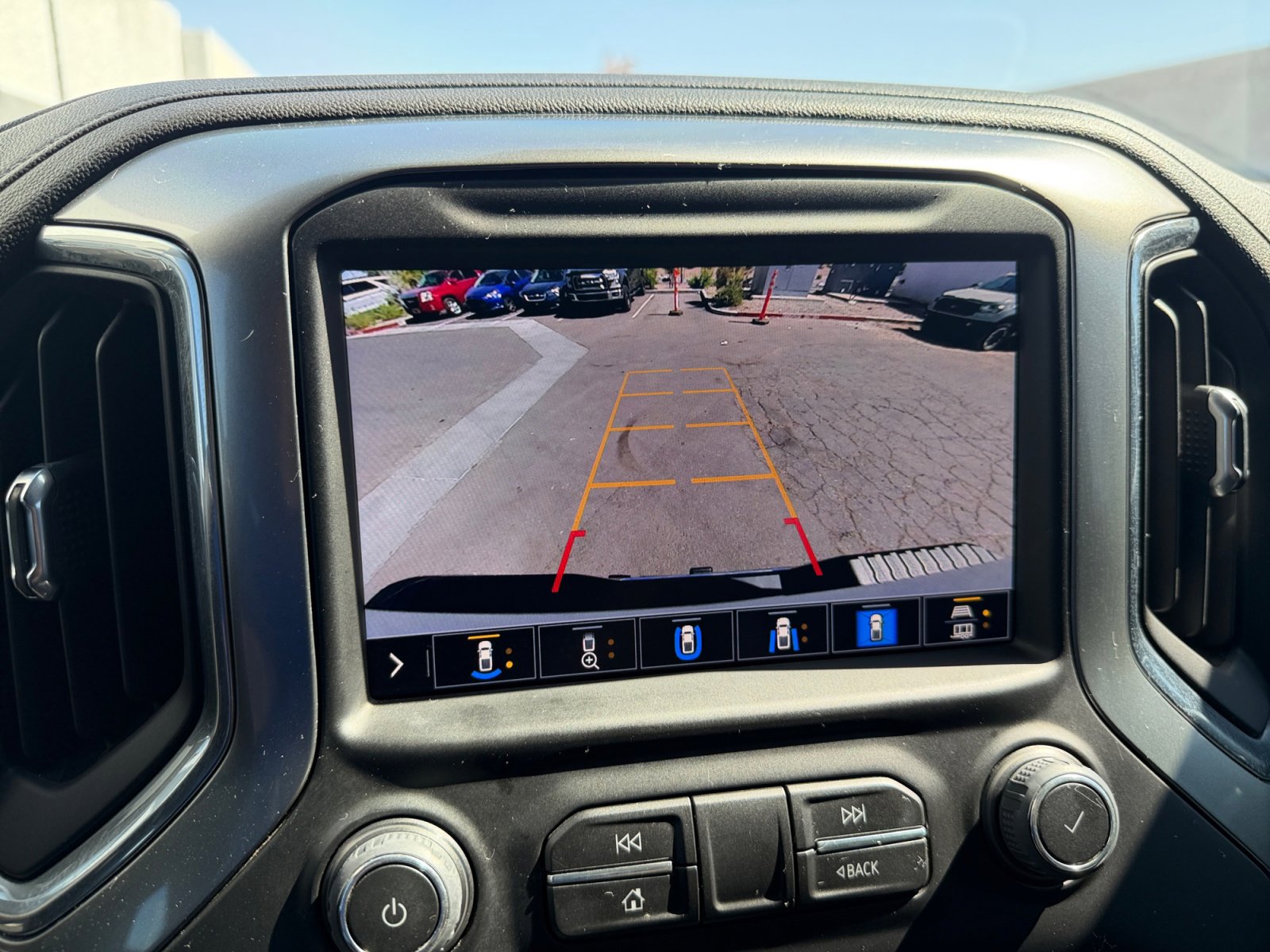 Used 2022 Chevrolet Silverado 2500 LTZ AWD/4WD image 16