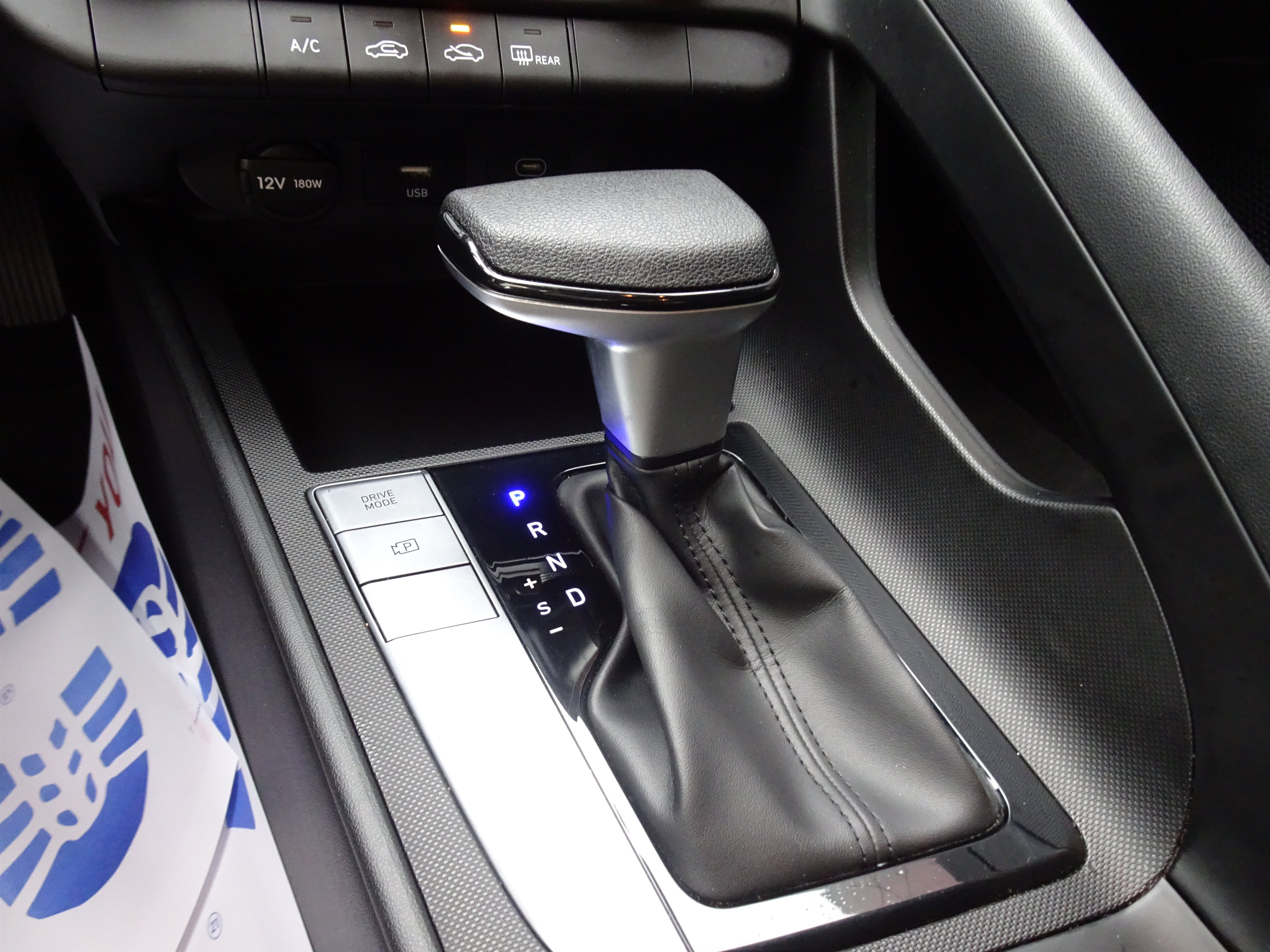 Used 2024 Hyundai Elantra SE FWD image 15
