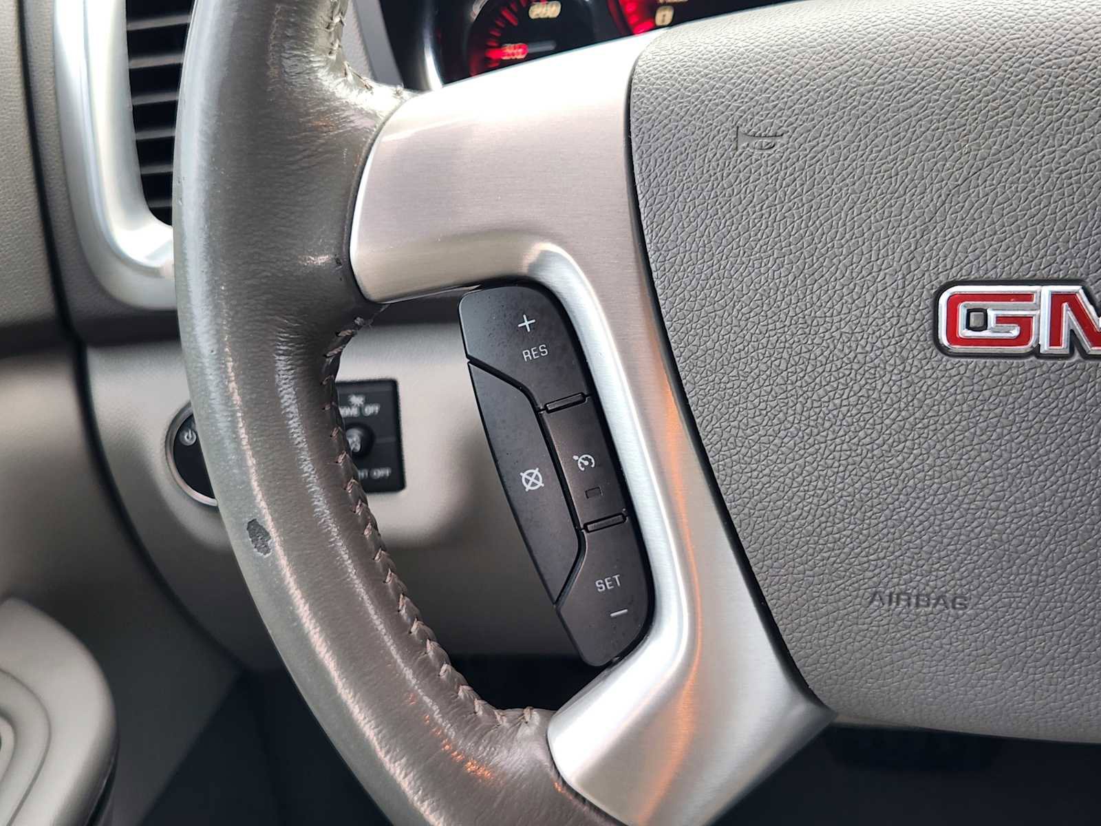 Used 2013 GMC Acadia SLT w/ Technology Package AWD/4WD image 26