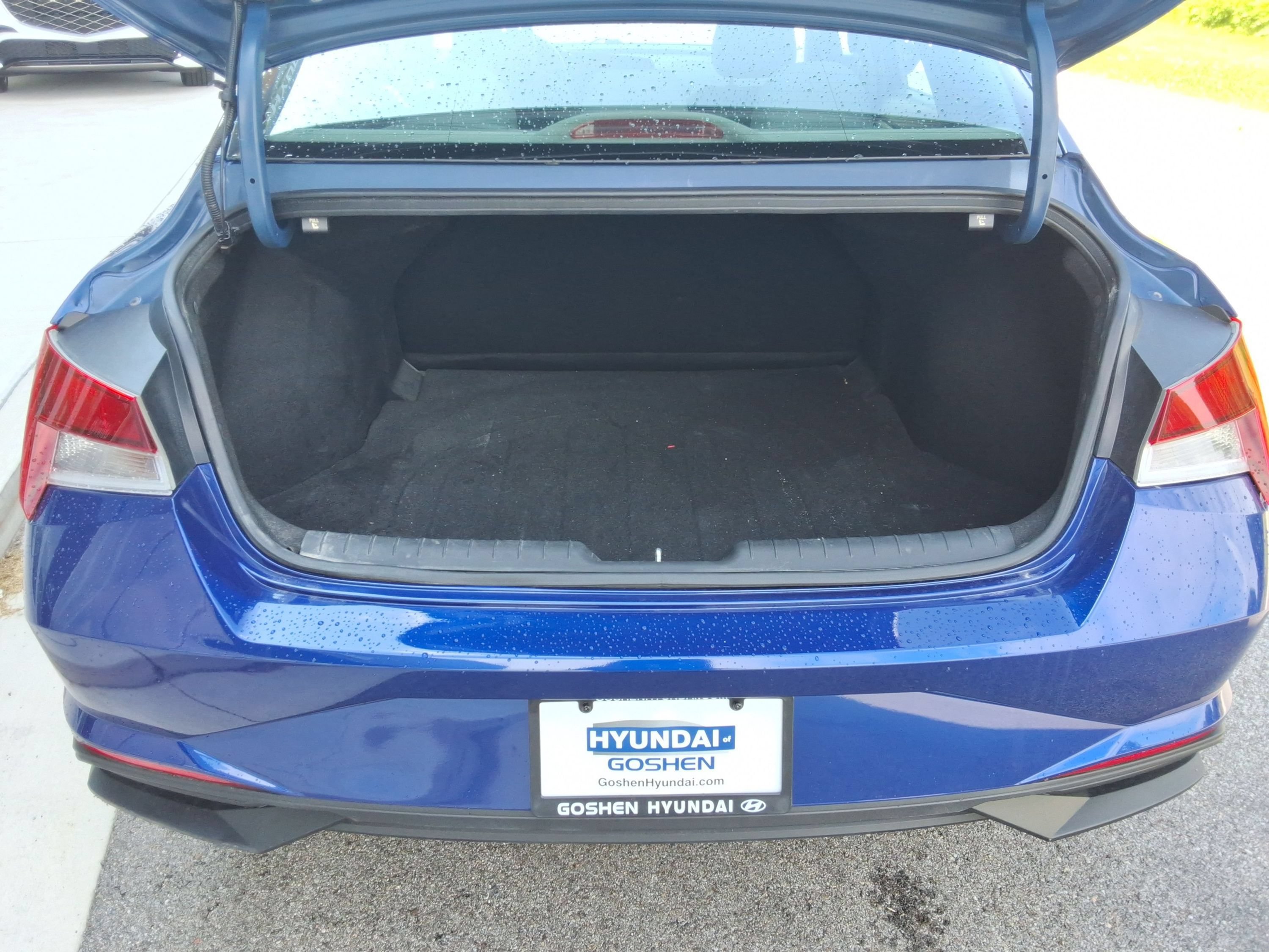 Used 2021 Hyundai Elantra SE FWD image 32