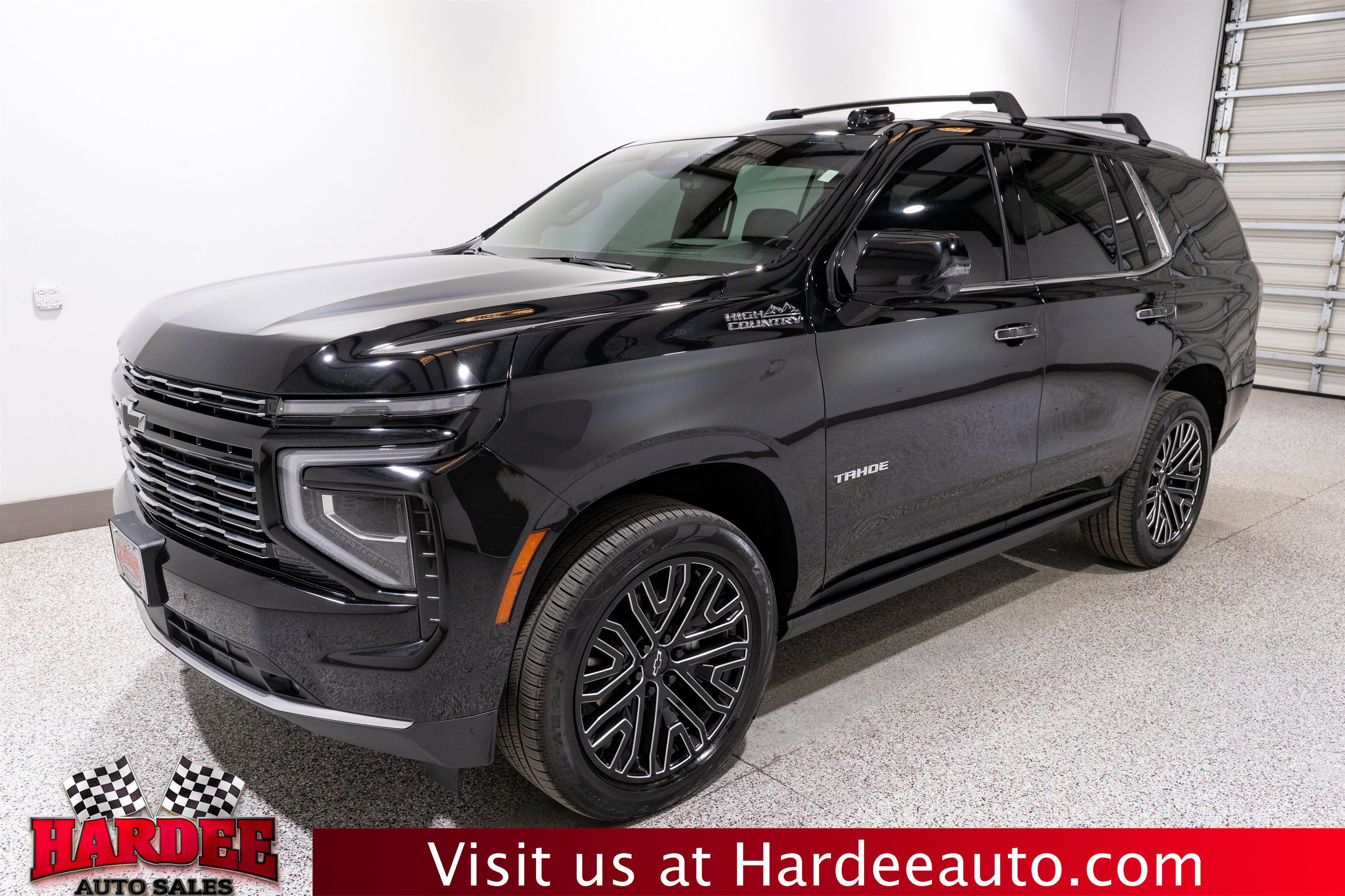 Used 2025 Chevrolet Tahoe High Country AWD/4WD image 2