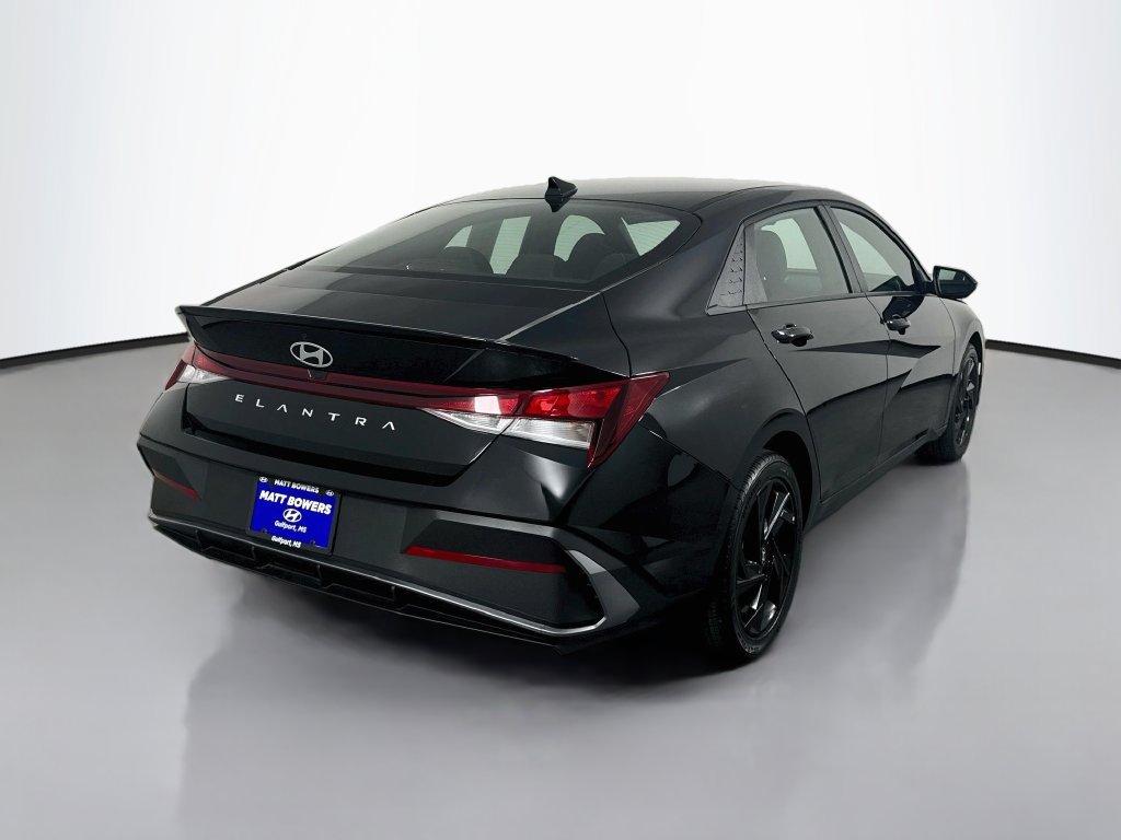 Certified 2026 Hyundai Elantra Sport FWD image 5