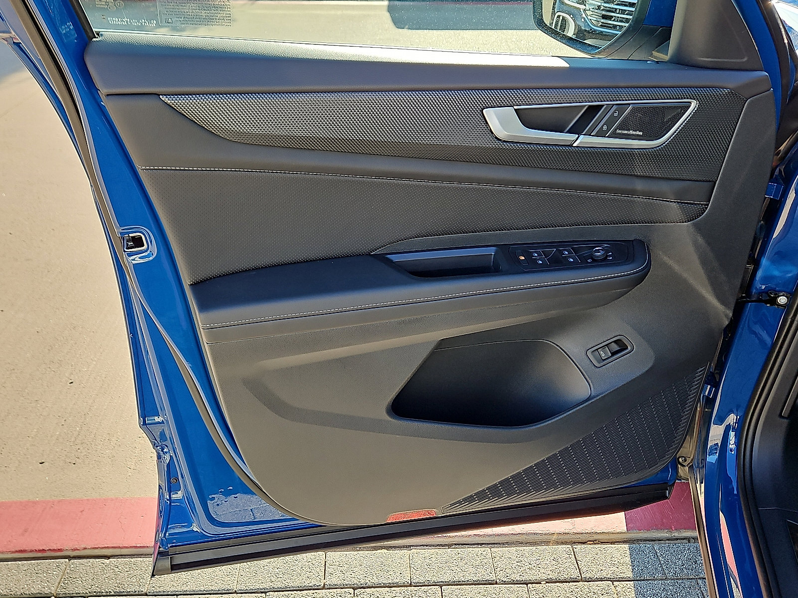 New 2026 Volkswagen Atlas Cross Sport SEL Premium R-Line image 15