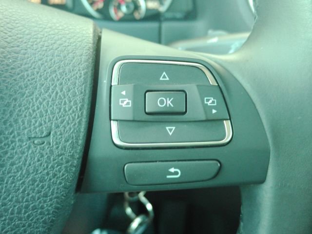 Used 2011 Volkswagen Tiguan SE image 34