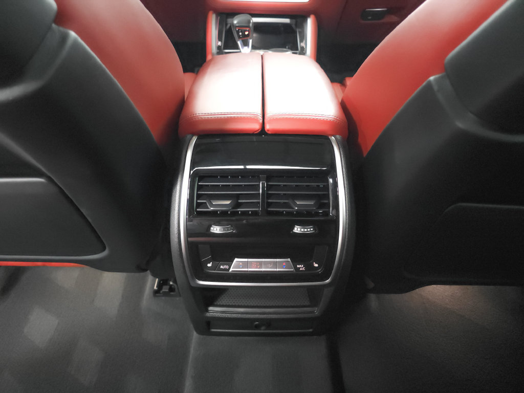Used 2020 BMW X5 M Competition w/ Executive Package AWD/4WD image 25