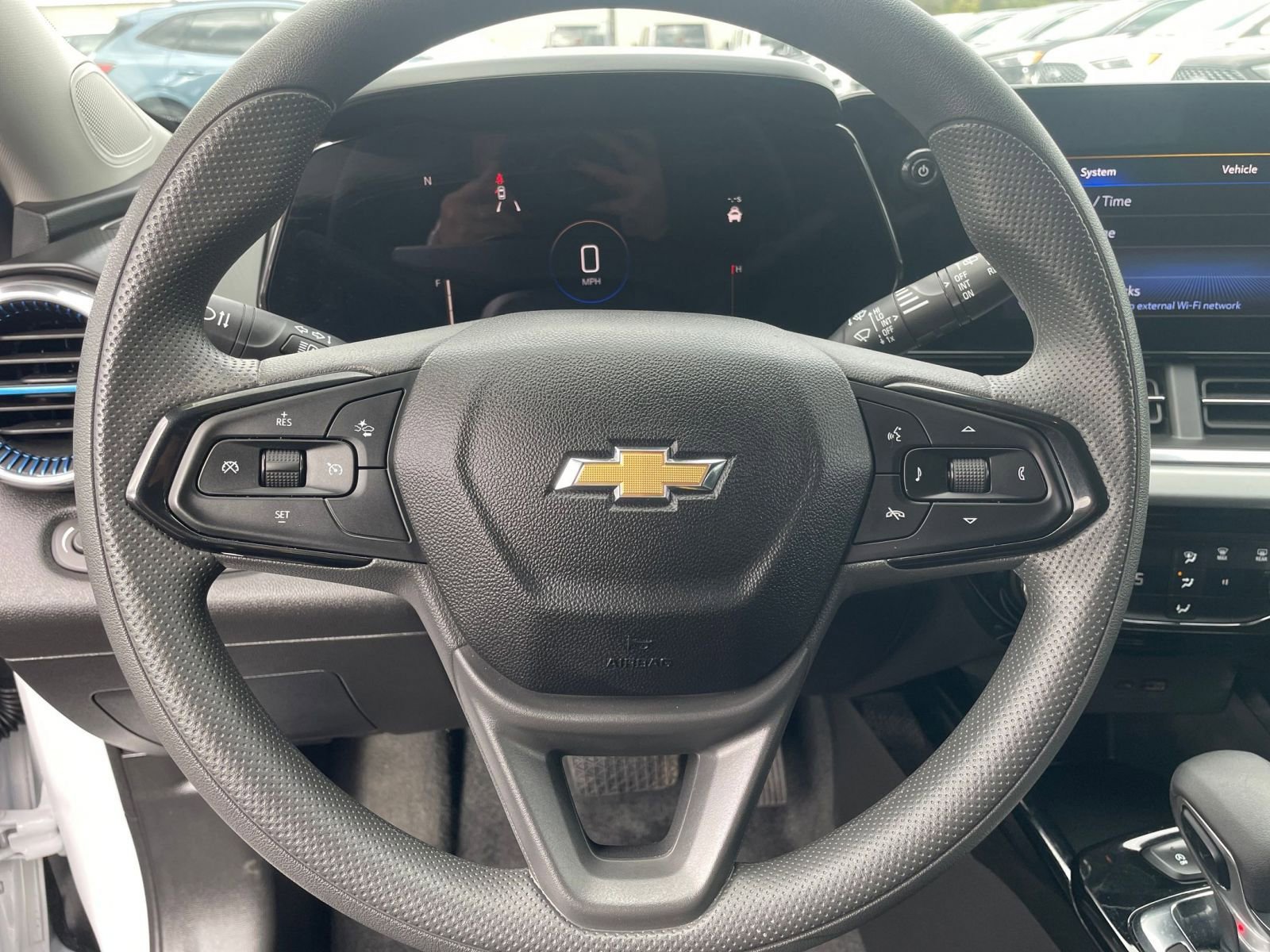 Used 2025 Chevrolet Trax LT image 28