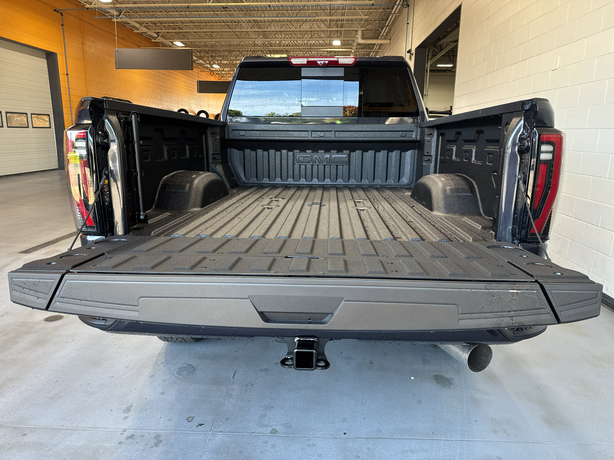 New 2026 GMC Sierra 2500 AT4 w/ AT4 Premium Plus Package AWD/4WD image 24