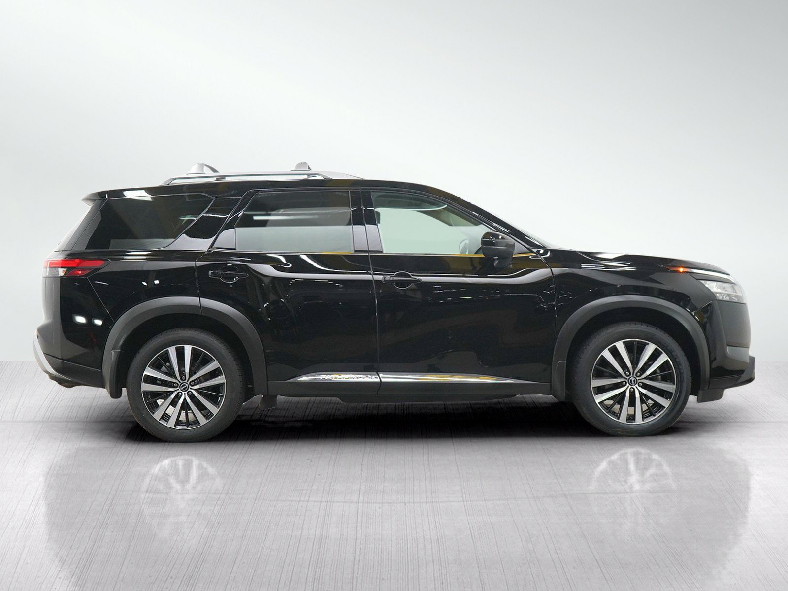 Used 2023 Nissan Pathfinder Platinum AWD/4WD image 6