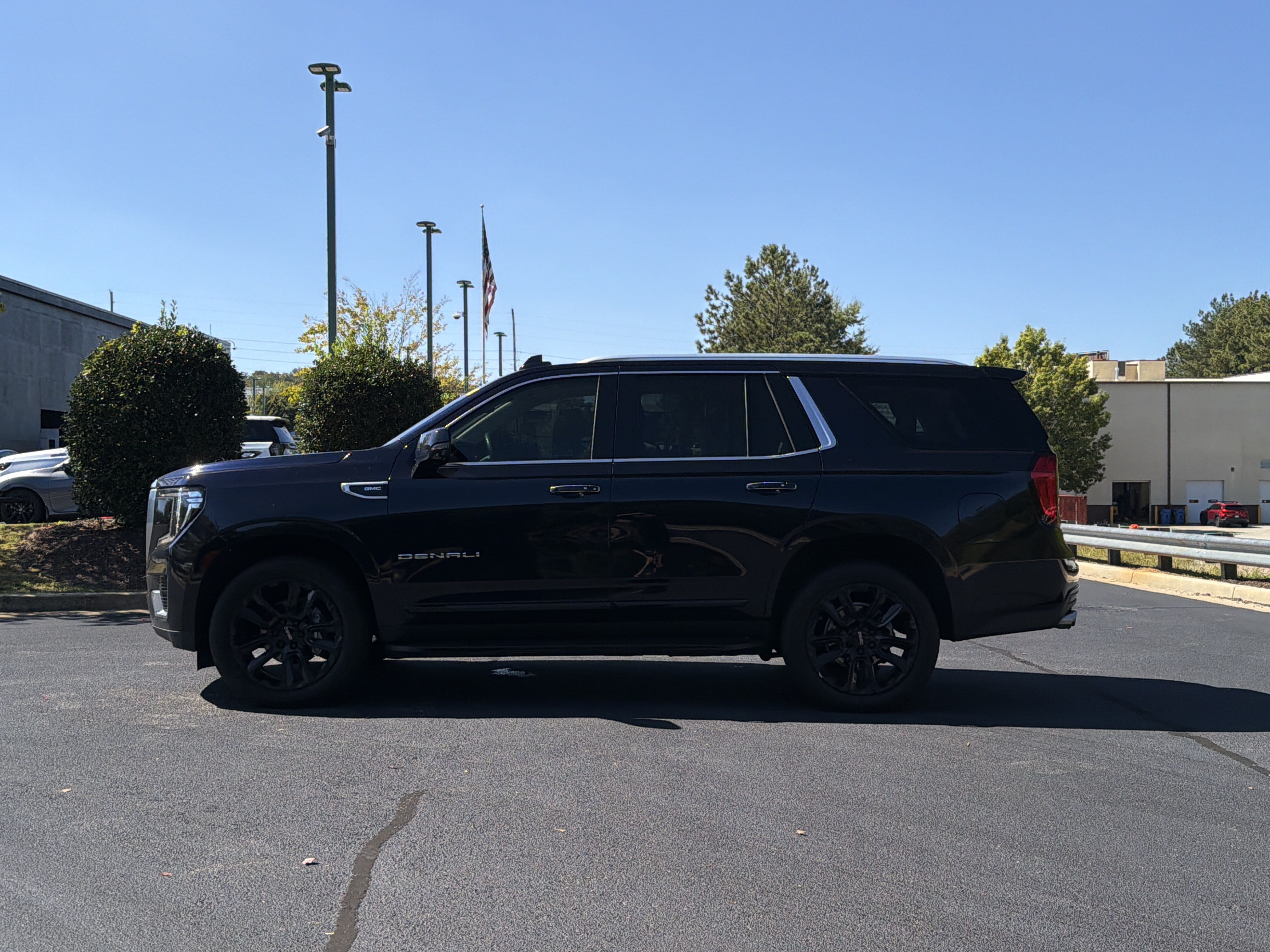 Used 2022 GMC Yukon Denali RWD image 13