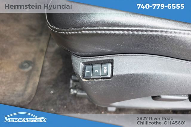 Used 2016 Chevrolet Equinox LTZ w/ Enhanced Convenience Package image 16