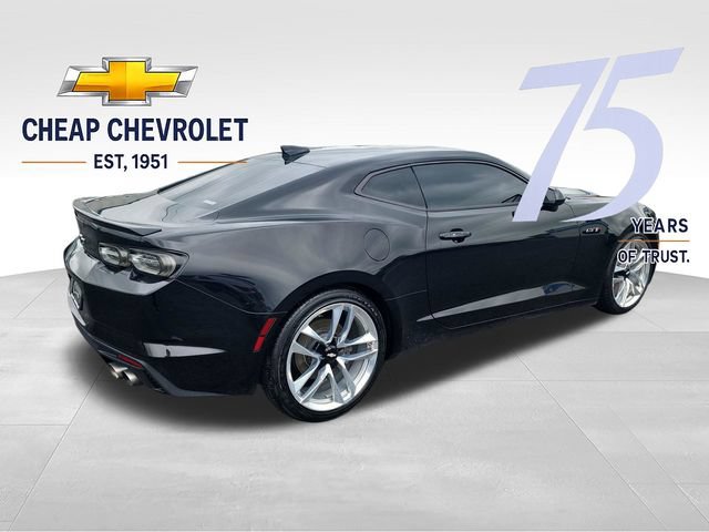 Used 2022 Chevrolet Camaro LT w/ RS Package RWD image 6