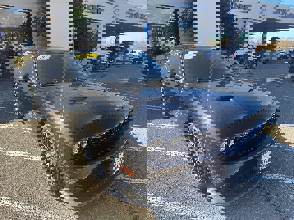 Used 2017 Dodge Challenger R/T Scat Pack w/ Leather Interior Group image 26