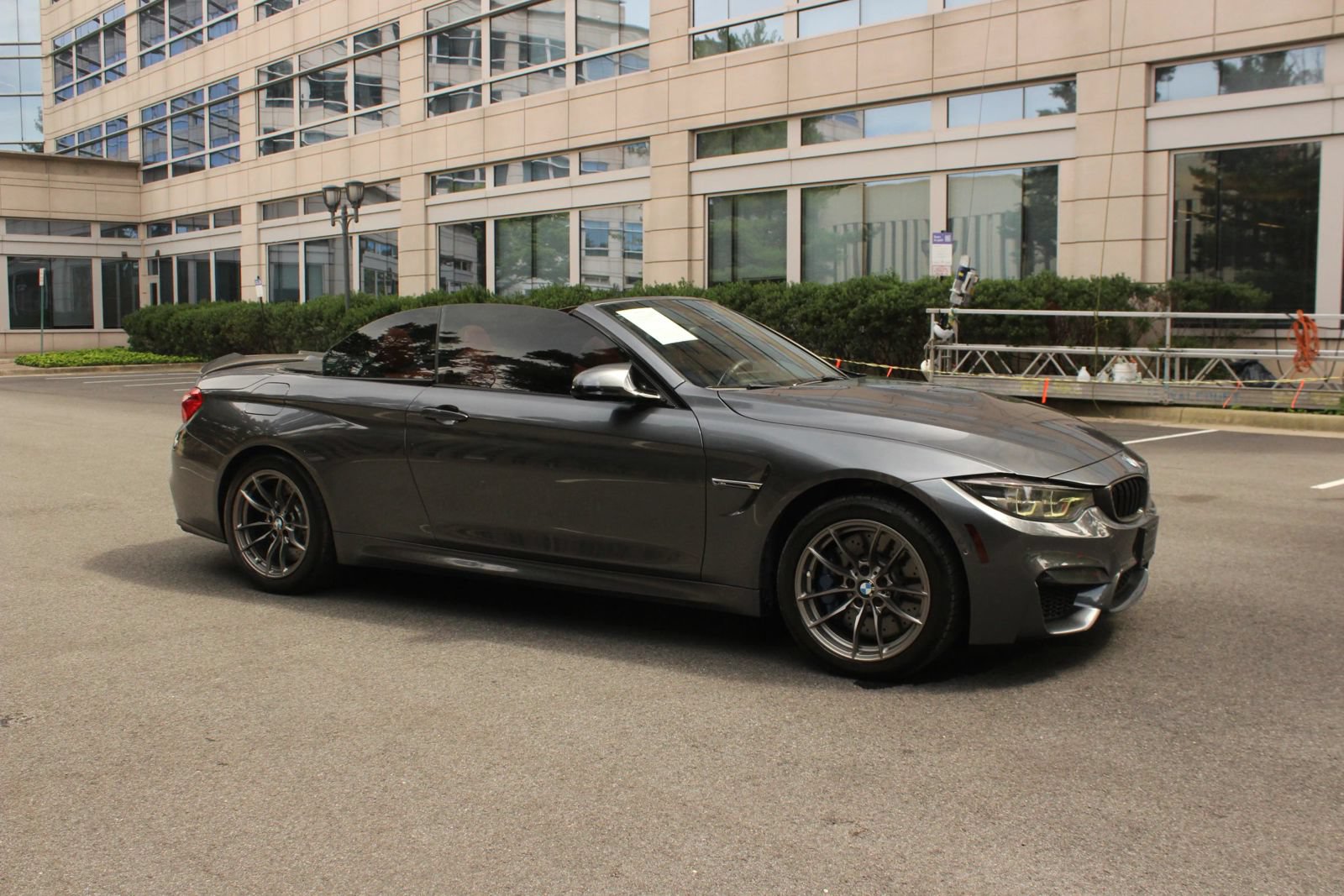 Used 2018 BMW M4 Convertible RWD image 2