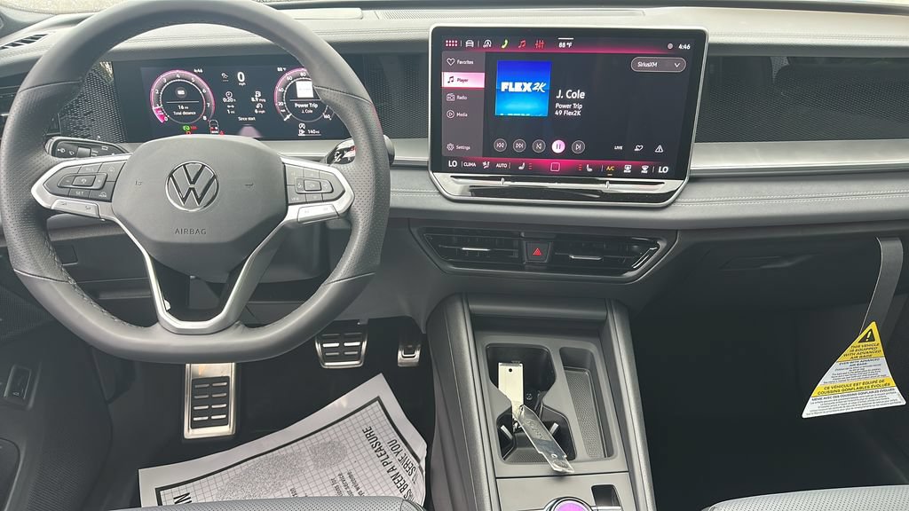 New 2026 Volkswagen Tiguan SE R-Line FWD image 17